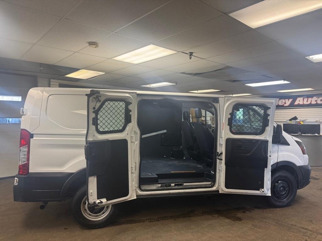 Ford Transit 250 Van Low Roof w/Sliding Pass. 130-in. WB 2021