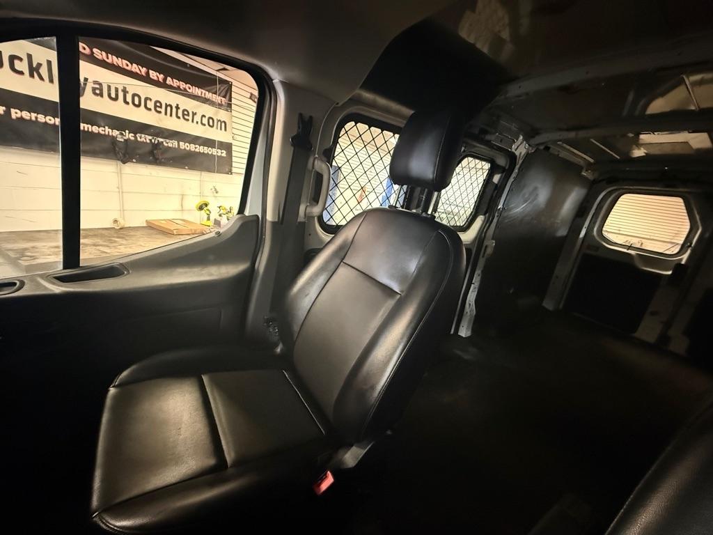 Ford Transit 250 Van Low Roof w/Sliding Pass. 130-in. WB 2021
