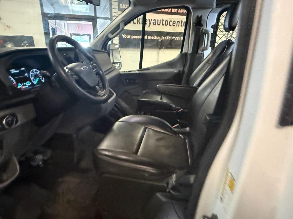 Ford Transit 250 Van Low Roof w/Sliding Pass. 130-in. WB 2021