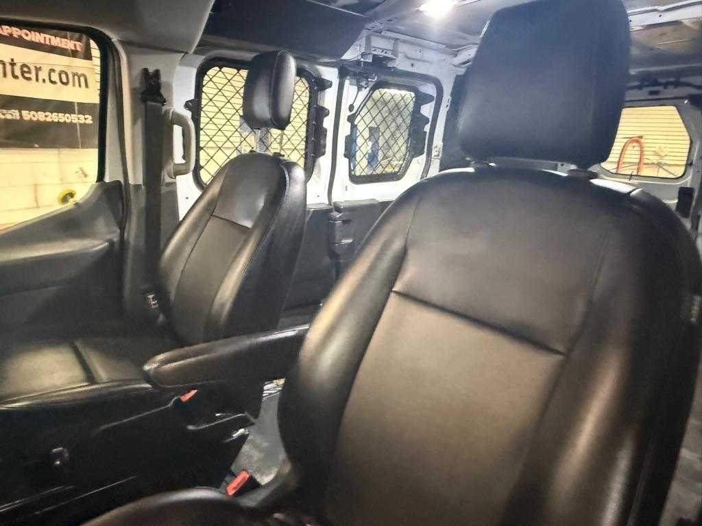 Ford Transit 250 Van Low Roof w/Sliding Pass. 130-in. WB 2021