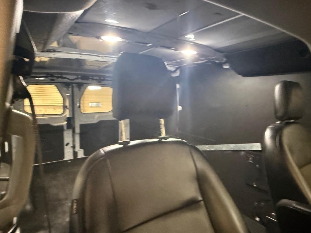 Ford Transit 250 Van Low Roof w/Sliding Pass. 130-in. WB 2021