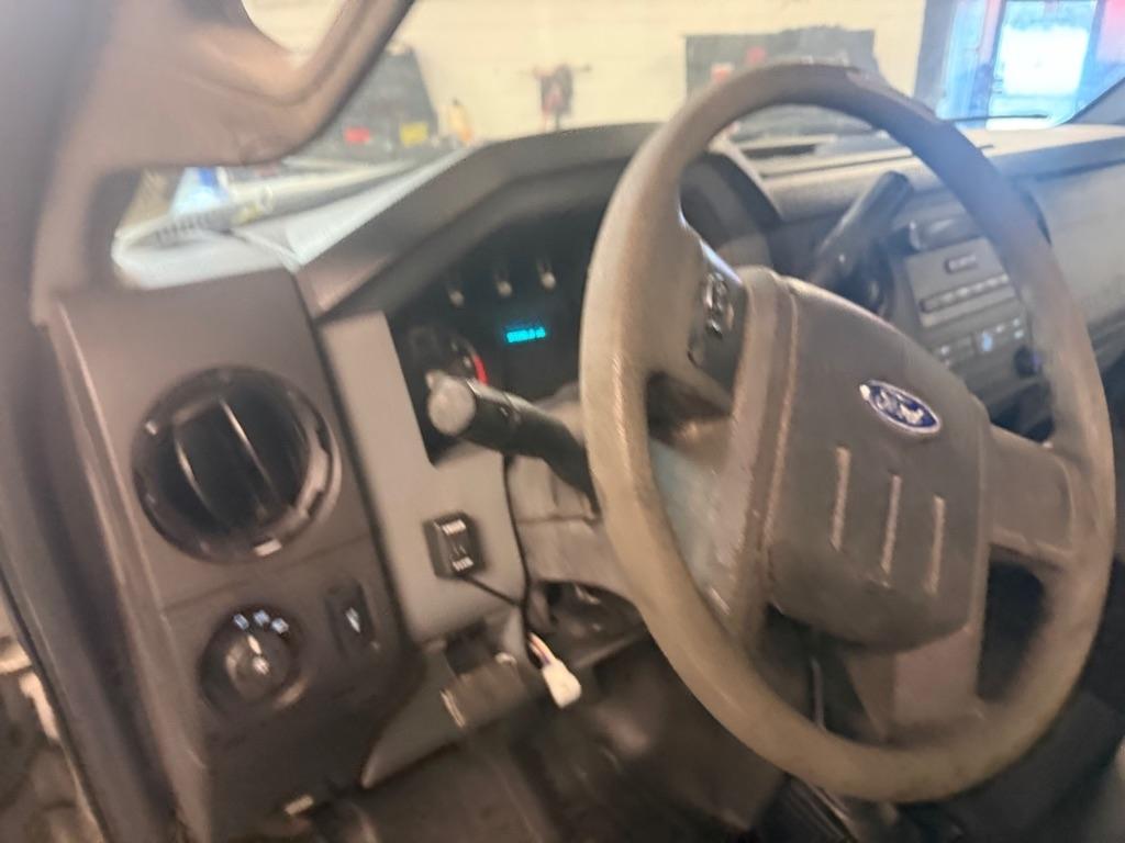 Ford F-350 SD XL 4WD 2012