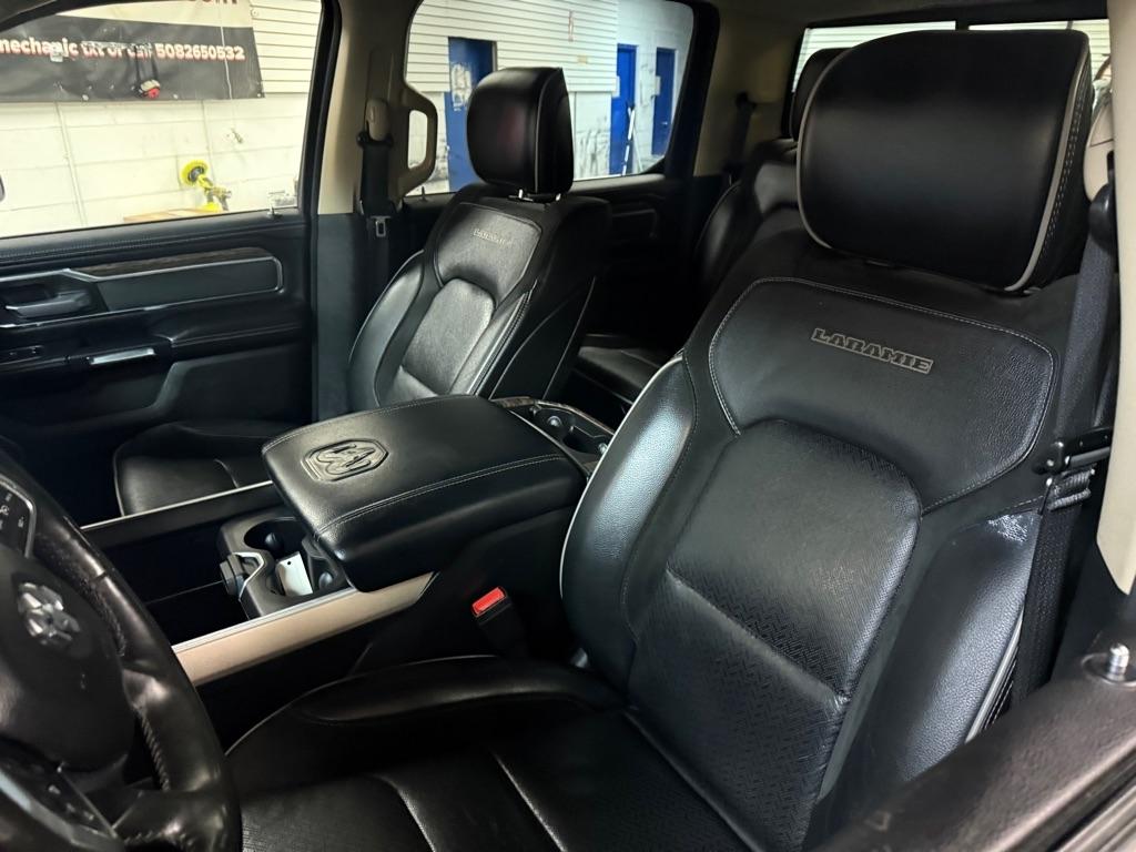 RAM 1500 Laramie Crew Cab SWB 4WD 2019