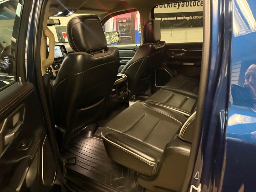 RAM 1500 Laramie Crew Cab SWB 4WD 2019