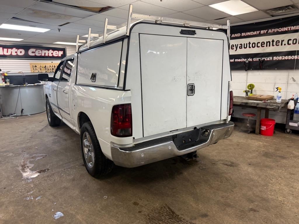 RAM 1500 SLT Crew Cab SWB 4WD 2016