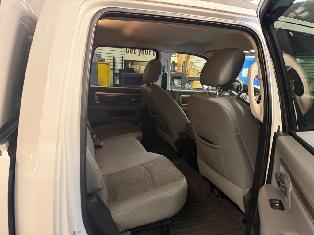 RAM 1500 SLT Crew Cab SWB 4WD 2016