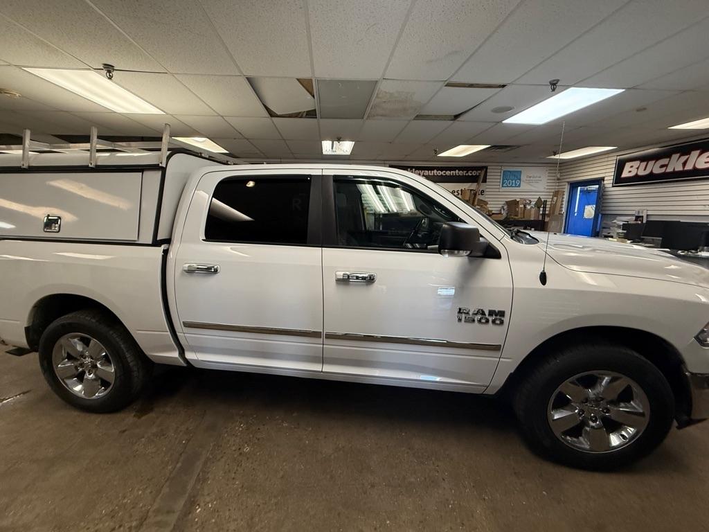 RAM 1500 SLT Crew Cab SWB 4WD 2016