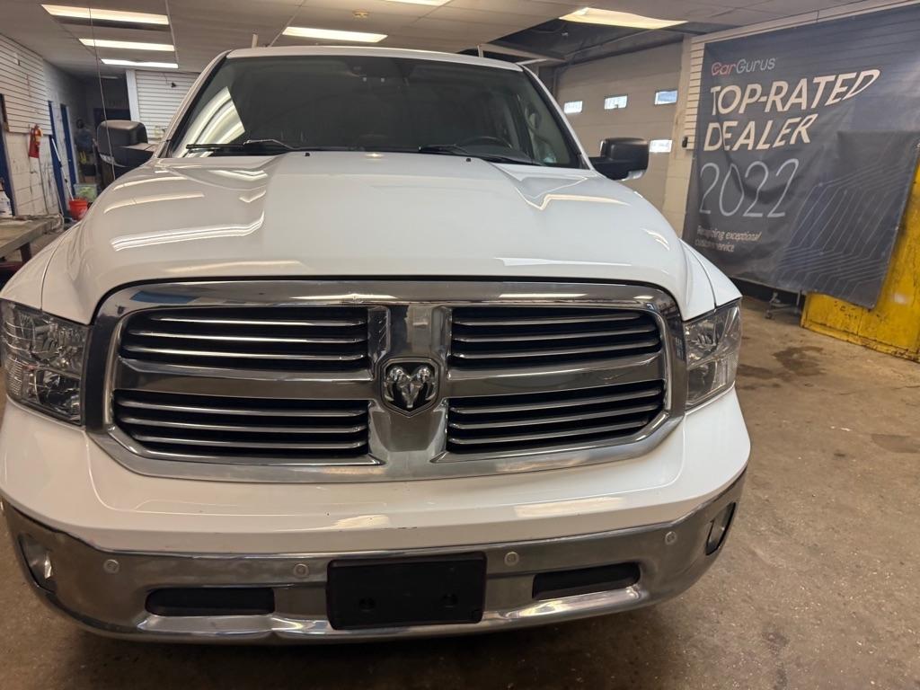 RAM 1500 SLT Crew Cab SWB 4WD 2016