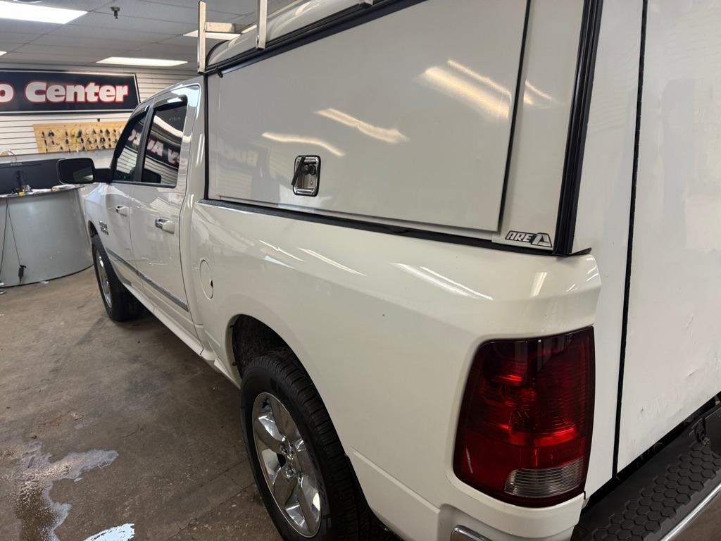 RAM 1500 SLT Crew Cab SWB 4WD 2016