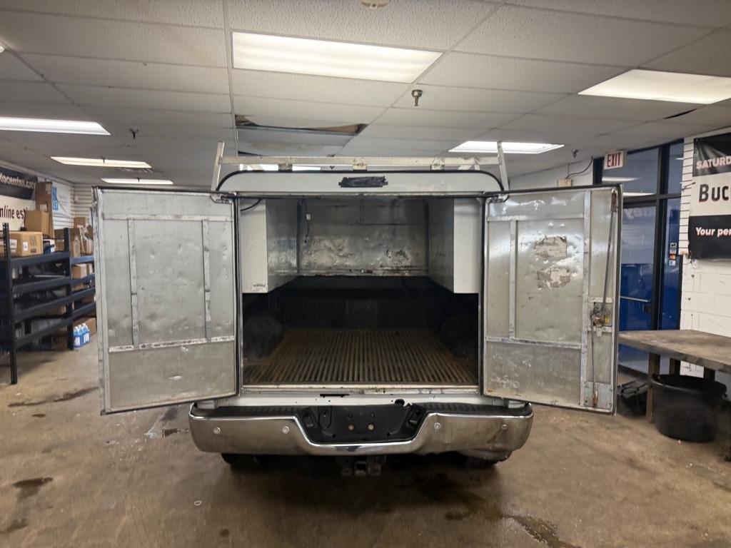 RAM 1500 SLT Crew Cab SWB 4WD 2016