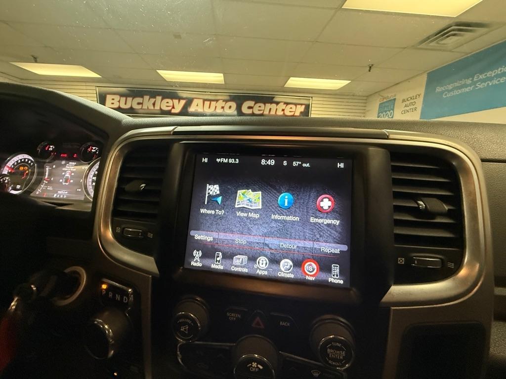 RAM 1500 SLT Crew Cab SWB 4WD 2016