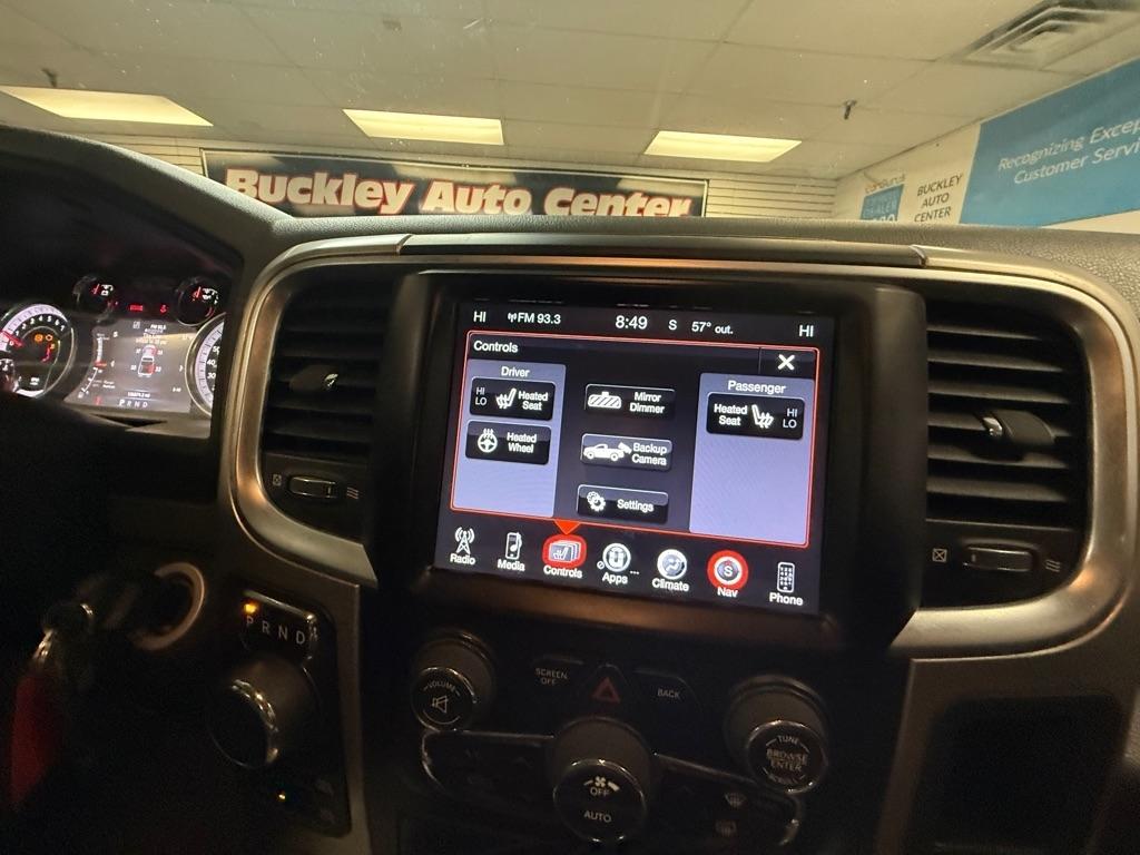 RAM 1500 SLT Crew Cab SWB 4WD 2016
