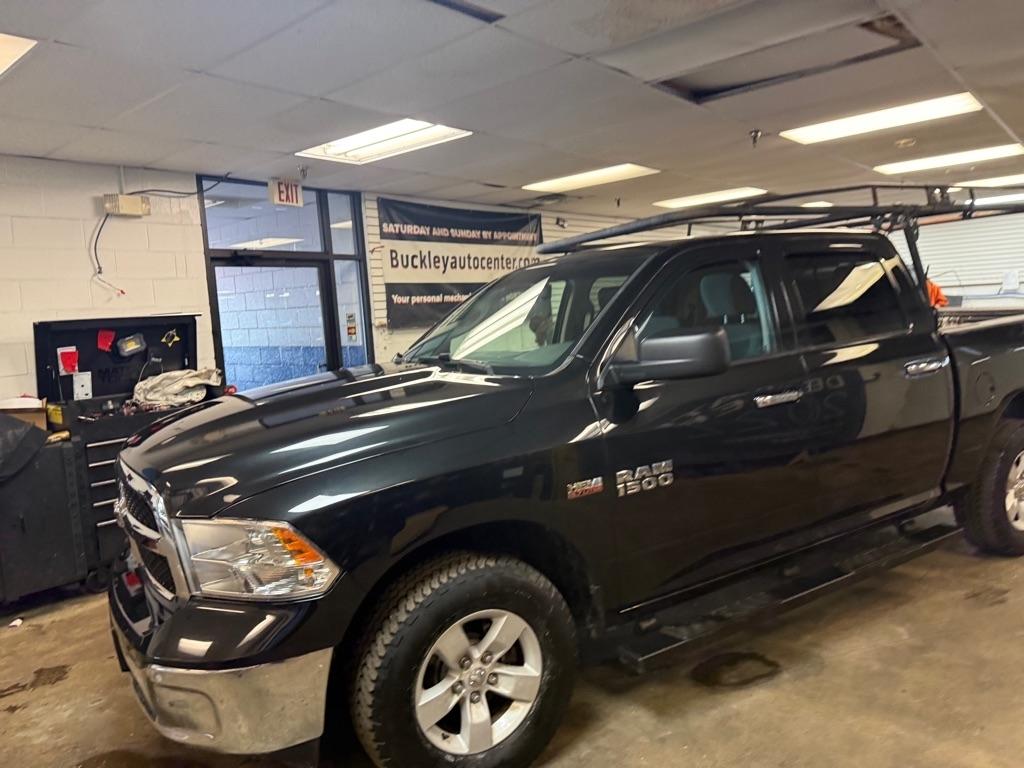 RAM 1500 SLT Crew Cab SWB 4WD 2017