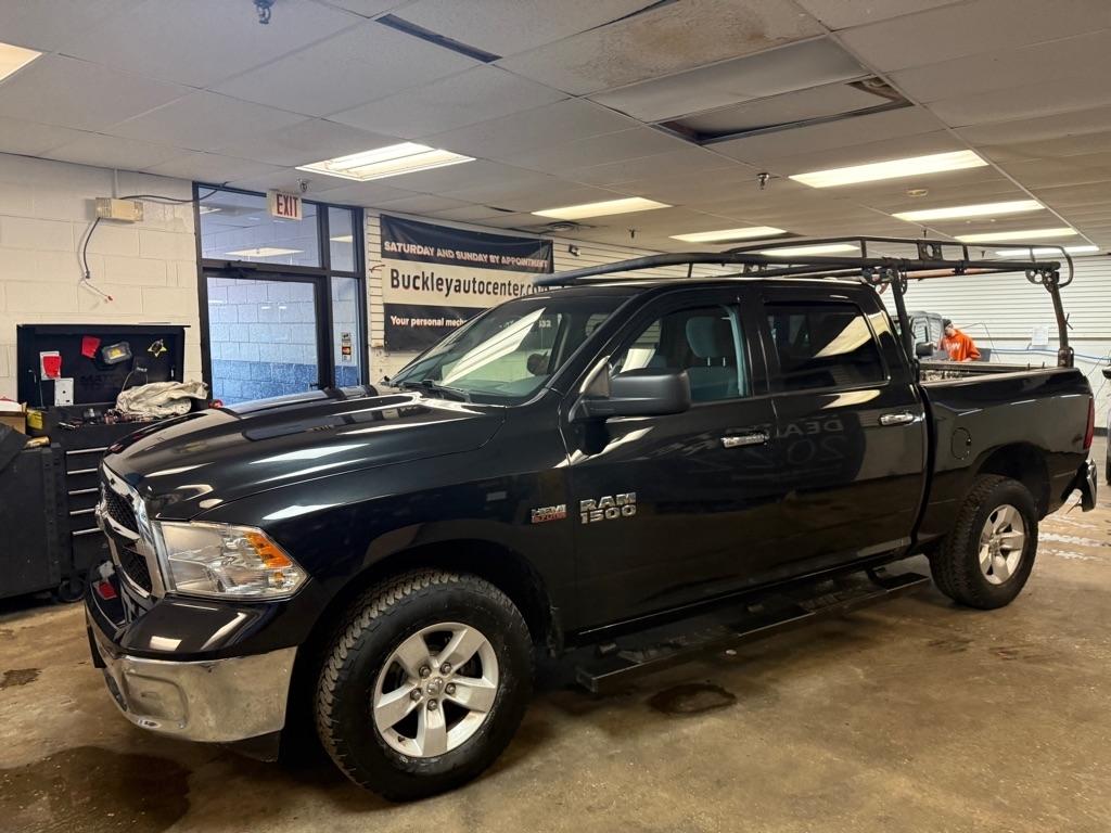 RAM 1500 SLT Crew Cab SWB 4WD 2017