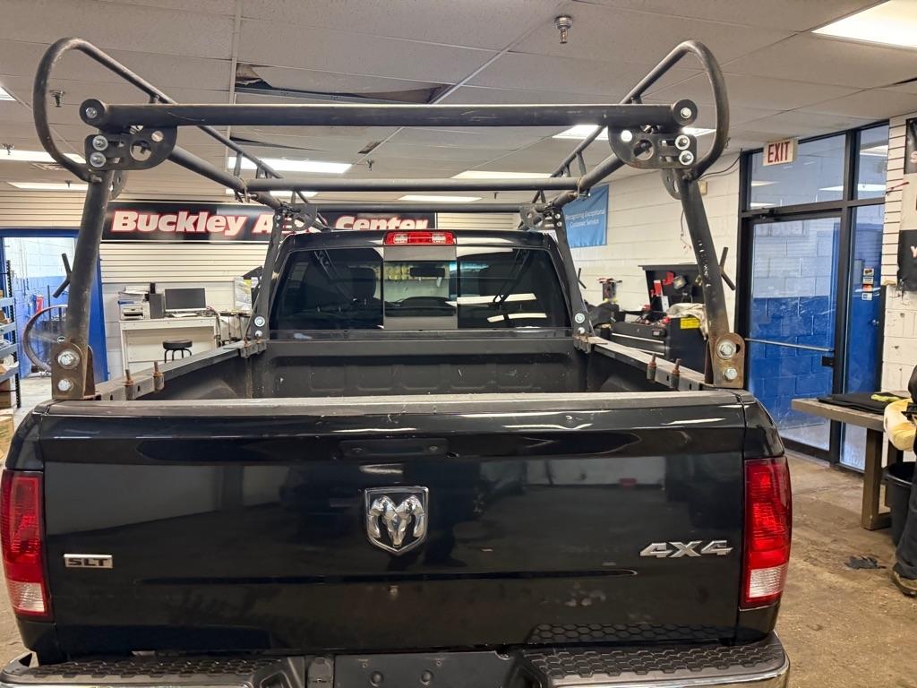 RAM 1500 SLT Crew Cab SWB 4WD 2017