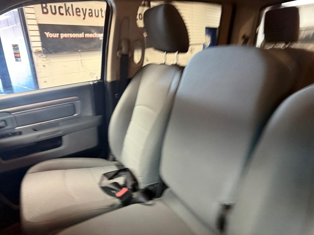 RAM 1500 SLT Crew Cab SWB 4WD 2017