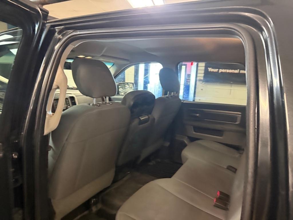 RAM 1500 SLT Crew Cab SWB 4WD 2017