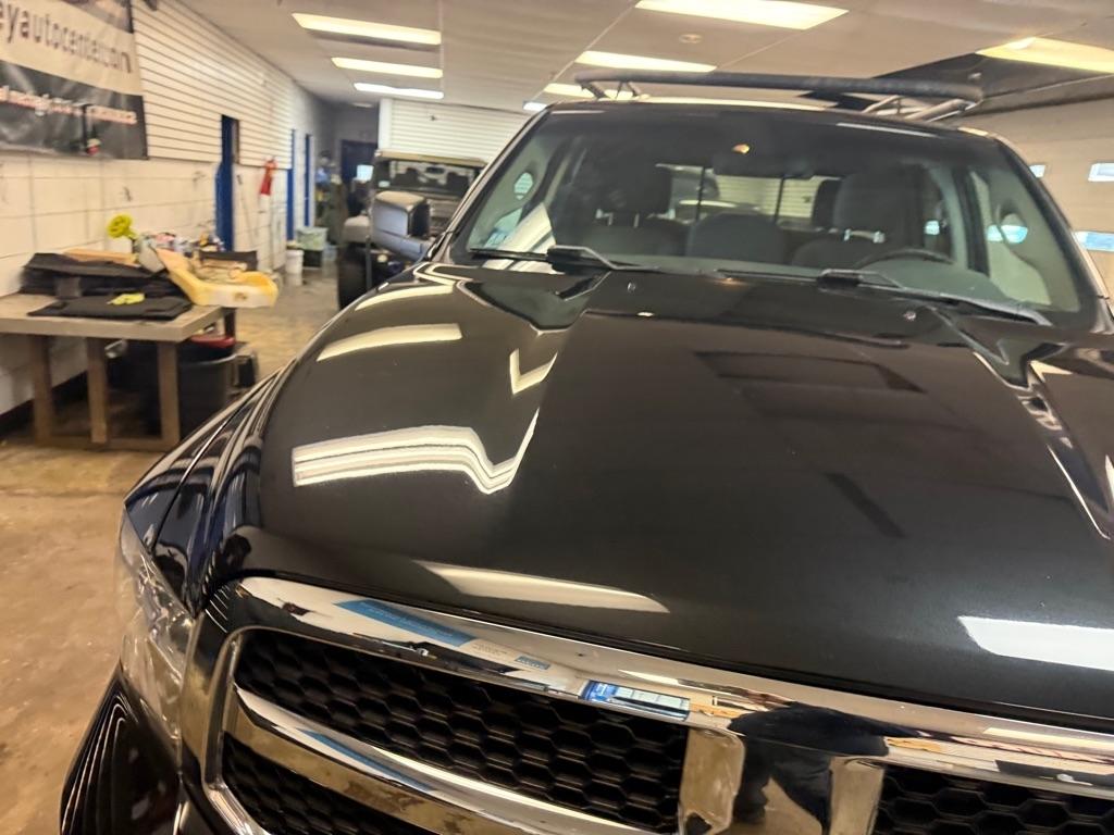 RAM 1500 SLT Crew Cab SWB 4WD 2017