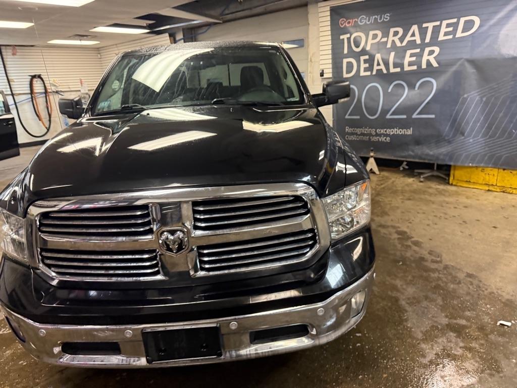 RAM 1500 SLT Crew Cab SWB 4WD 2017