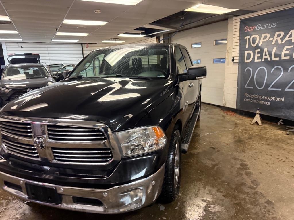 RAM 1500 SLT Crew Cab SWB 4WD 2017