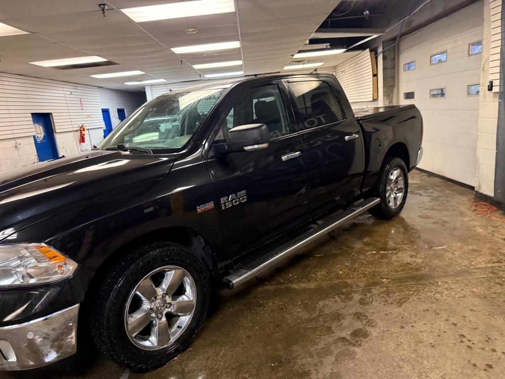 RAM 1500 SLT Crew Cab SWB 4WD 2017