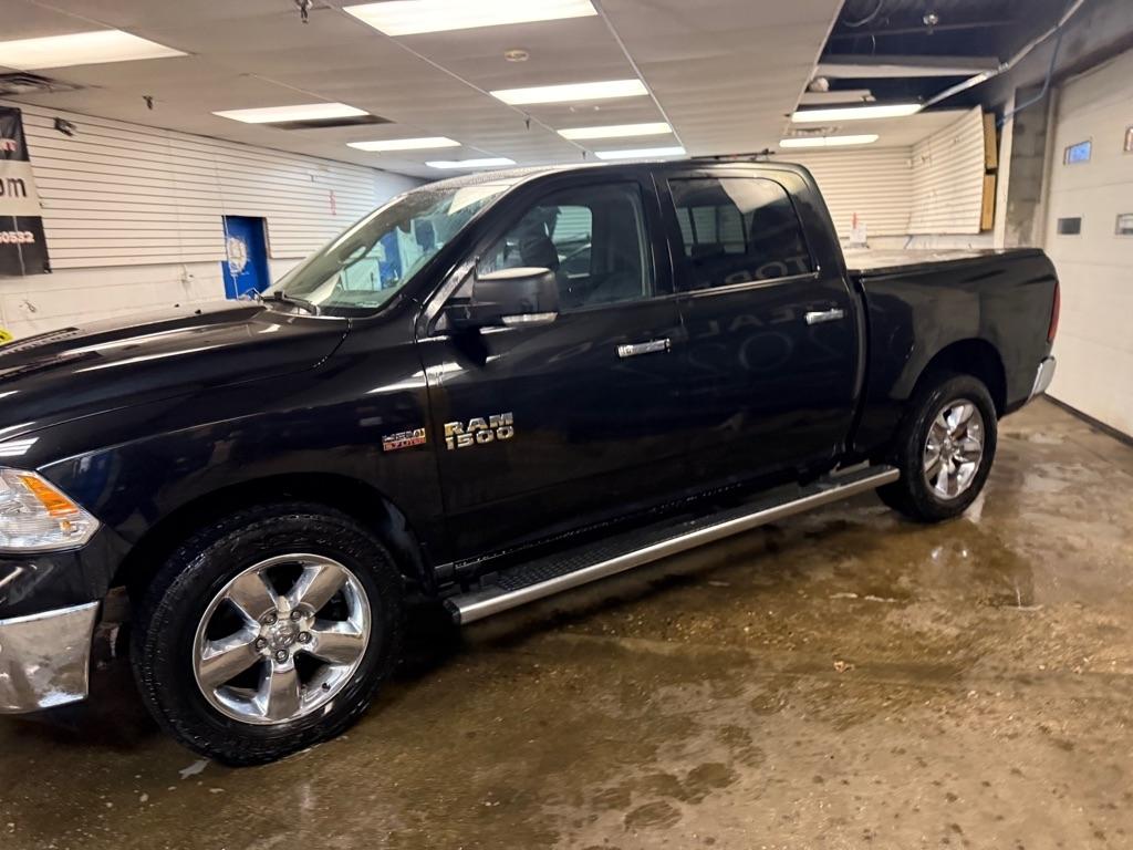 RAM 1500 SLT Crew Cab SWB 4WD 2017