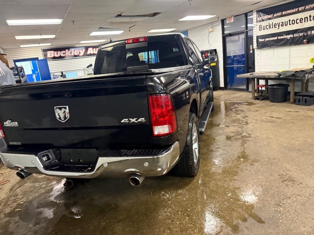 RAM 1500 SLT Crew Cab SWB 4WD 2017