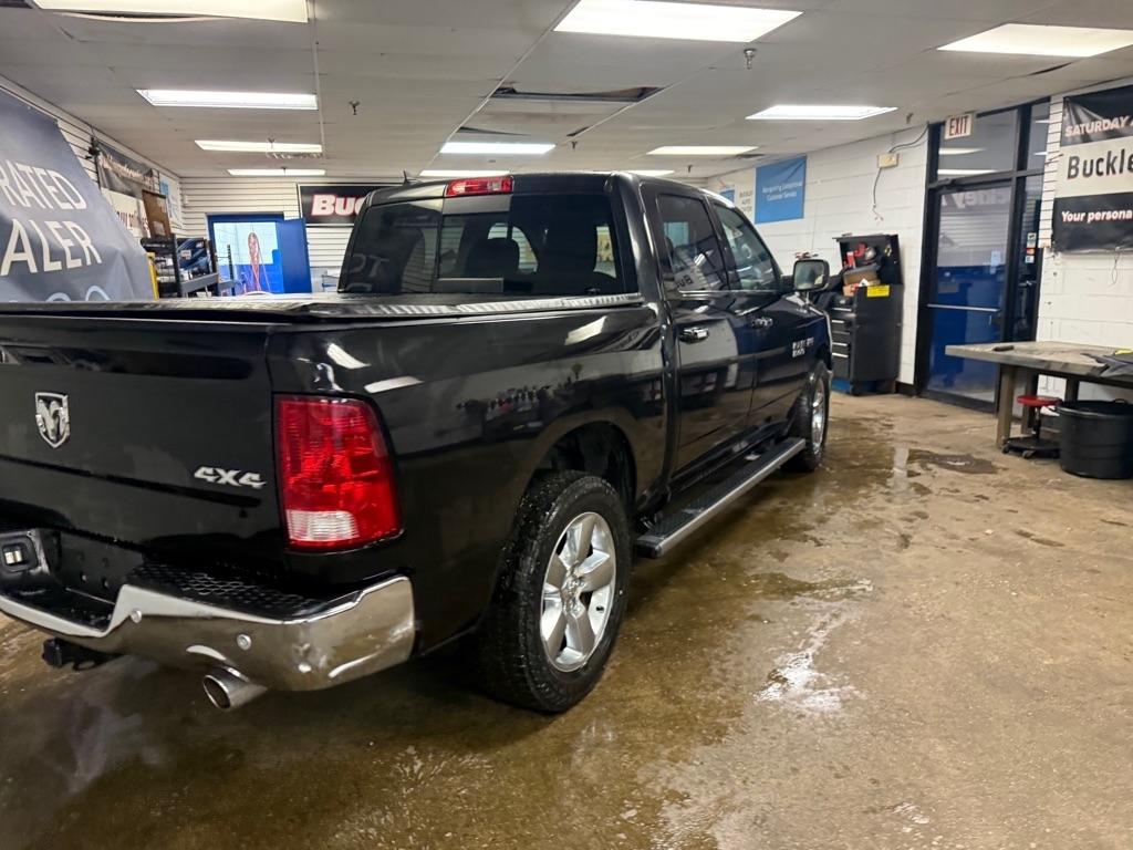RAM 1500 SLT Crew Cab SWB 4WD 2017