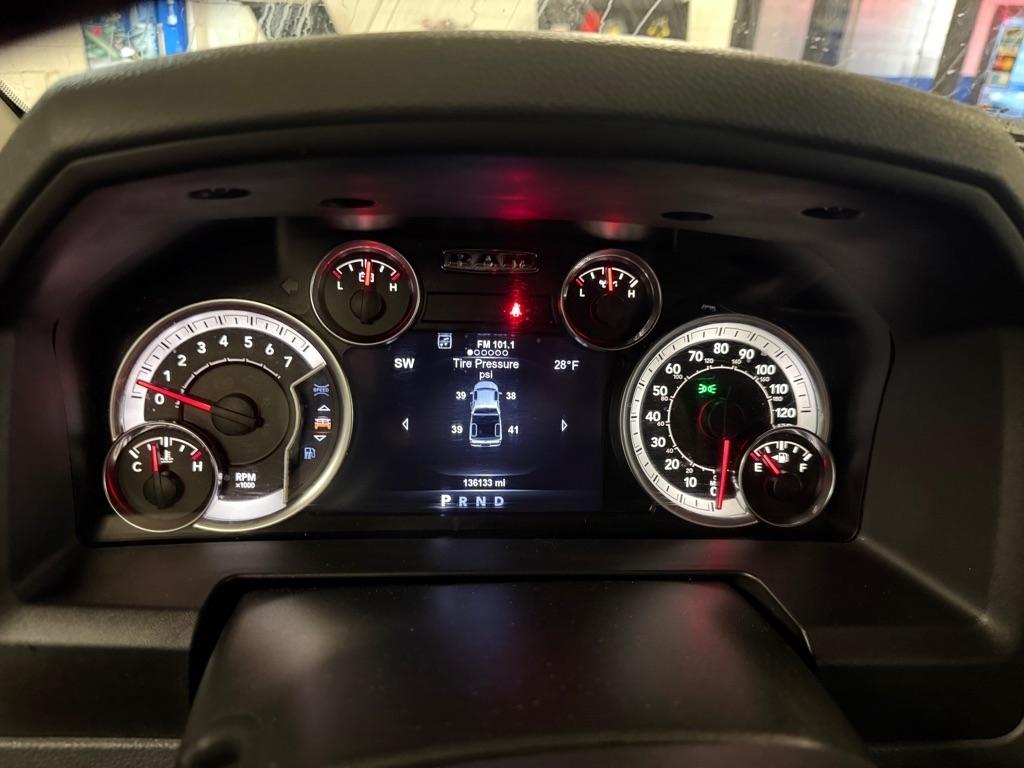RAM 1500 SLT Crew Cab SWB 4WD 2017
