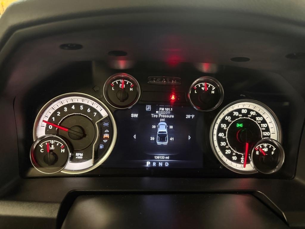 RAM 1500 SLT Crew Cab SWB 4WD 2017