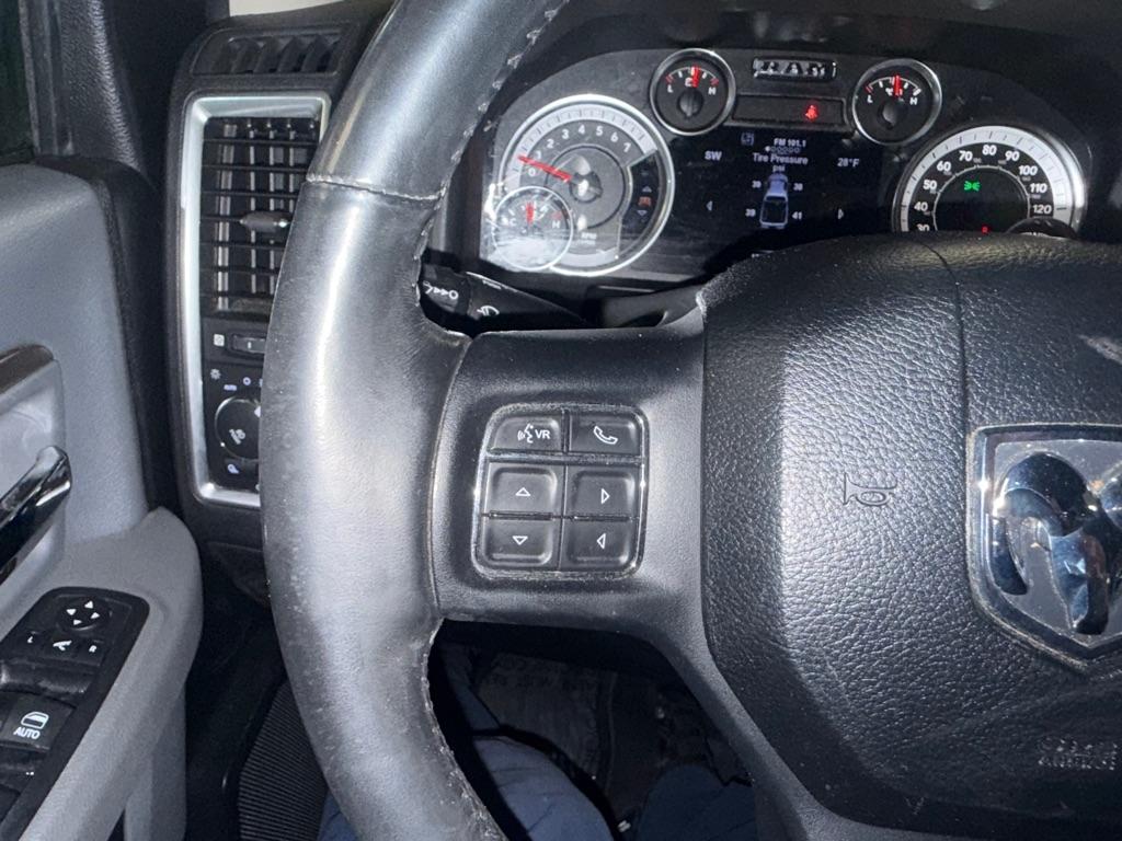 RAM 1500 SLT Crew Cab SWB 4WD 2017