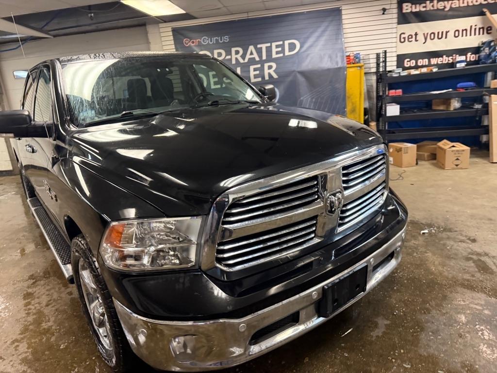 RAM 1500 SLT Crew Cab SWB 4WD 2017