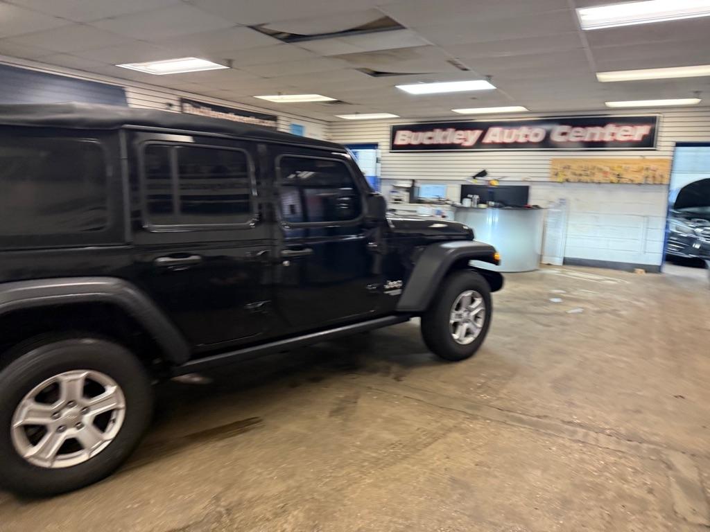 Jeep Wrangler Unlimited Sport 2018