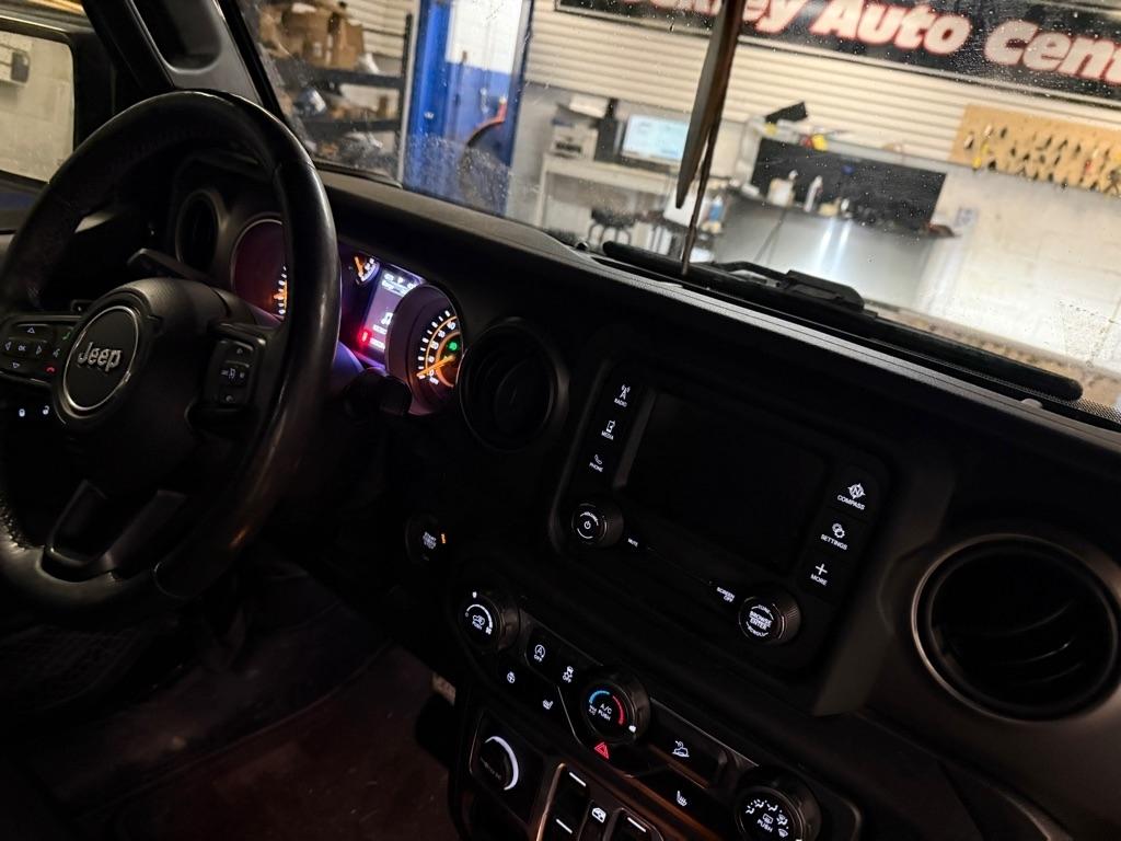 Jeep Wrangler Unlimited Sport 2018