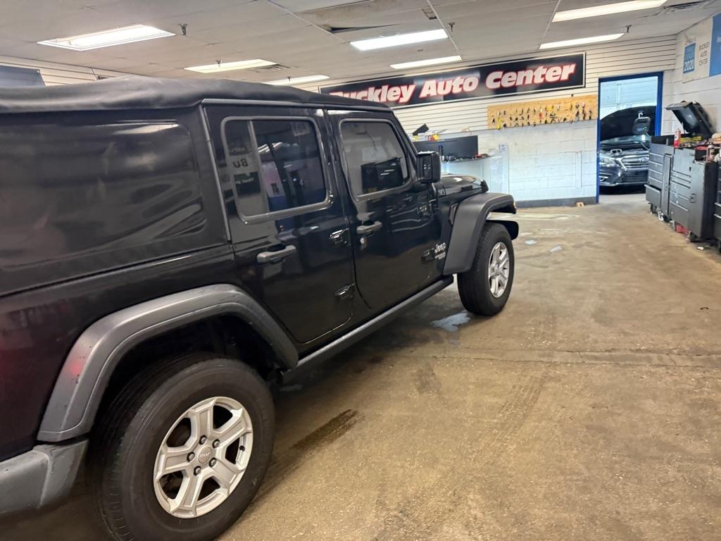 Jeep Wrangler Unlimited Sport 2018