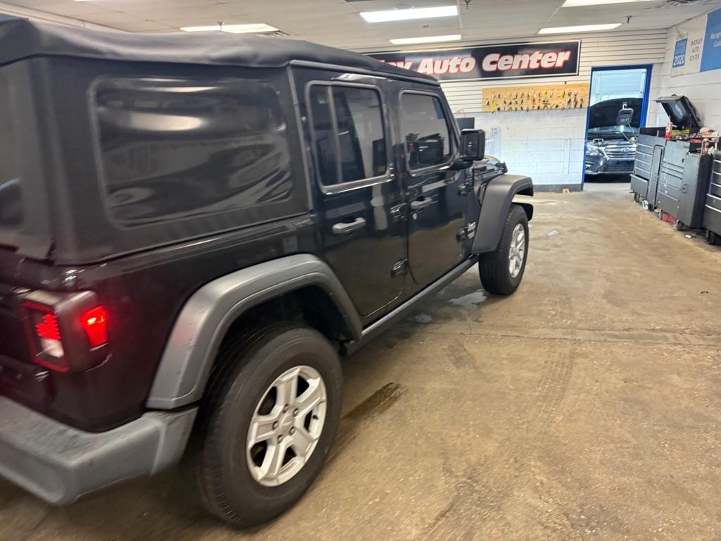 Jeep Wrangler Unlimited Sport 2018