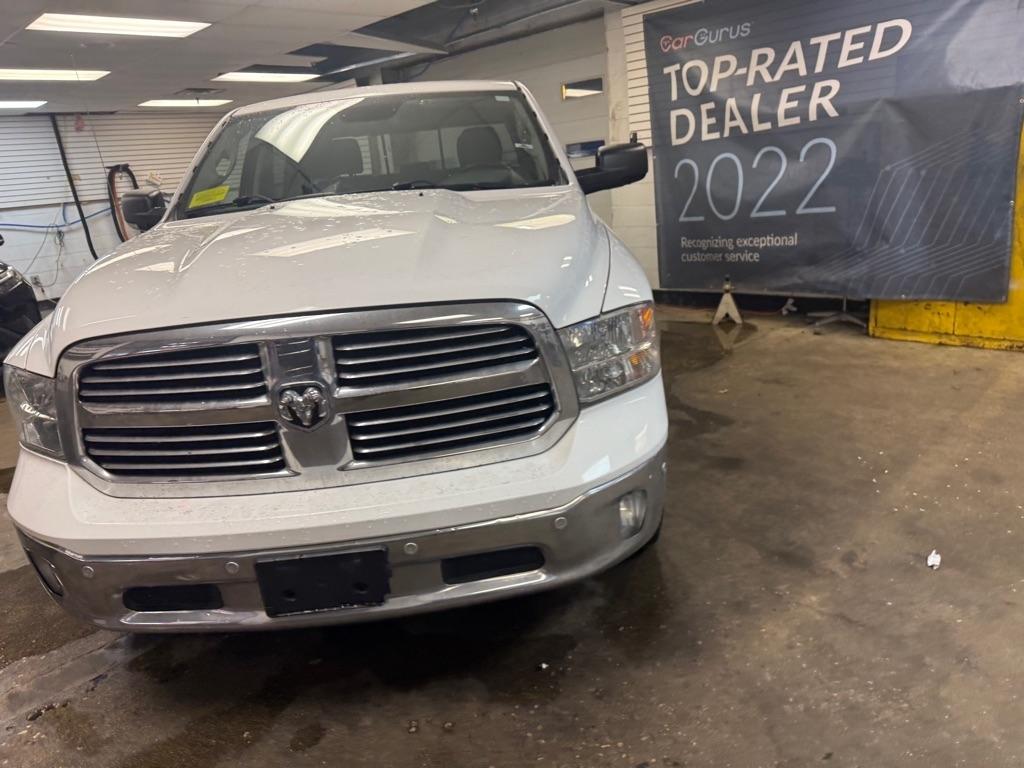 RAM 1500 SLT Crew Cab SWB 4WD 2016