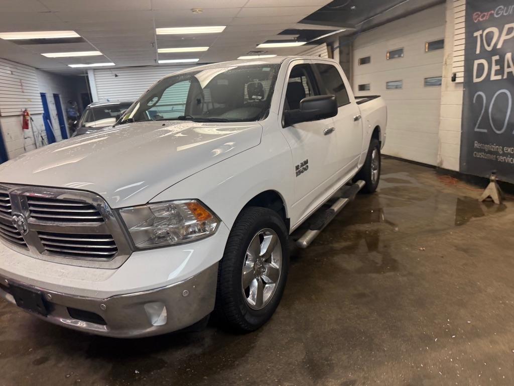 RAM 1500 SLT Crew Cab SWB 4WD 2016