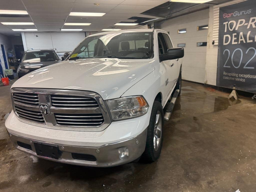 RAM 1500 SLT Crew Cab SWB 4WD 2016