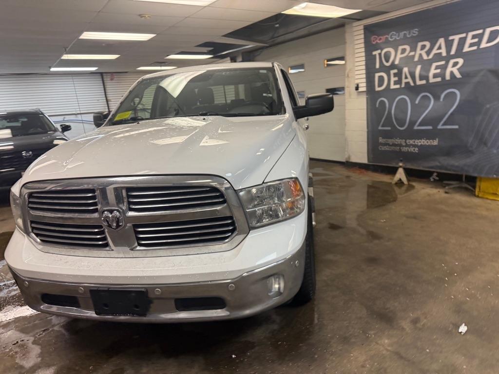 RAM 1500 SLT Crew Cab SWB 4WD 2016