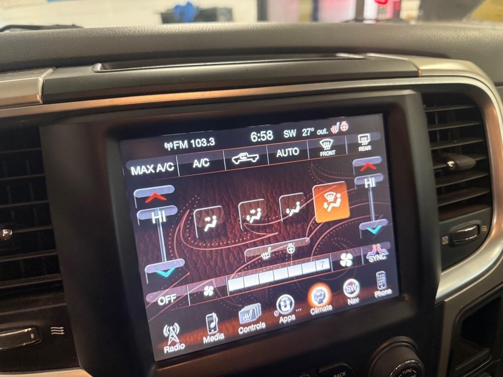 RAM 1500 SLT Crew Cab SWB 4WD 2016