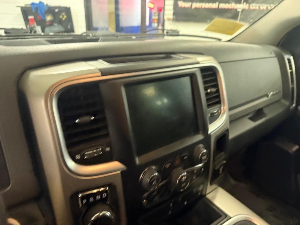 RAM 1500 SLT Crew Cab SWB 4WD 2016