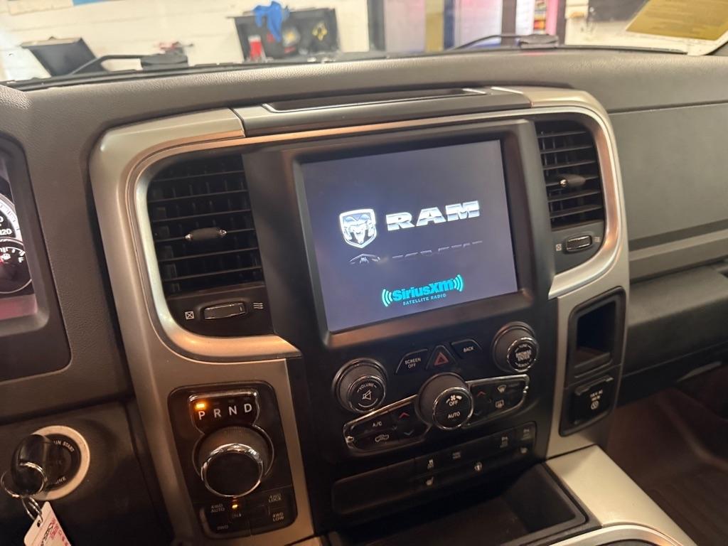 RAM 1500 SLT Crew Cab SWB 4WD 2016