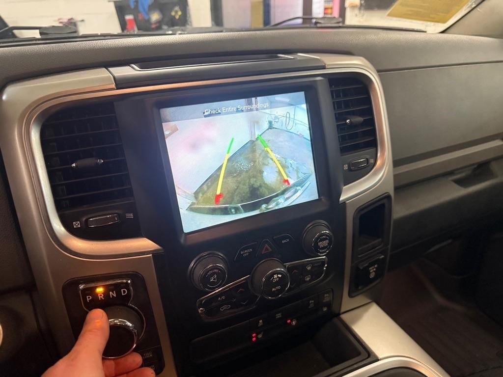 RAM 1500 SLT Crew Cab SWB 4WD 2016