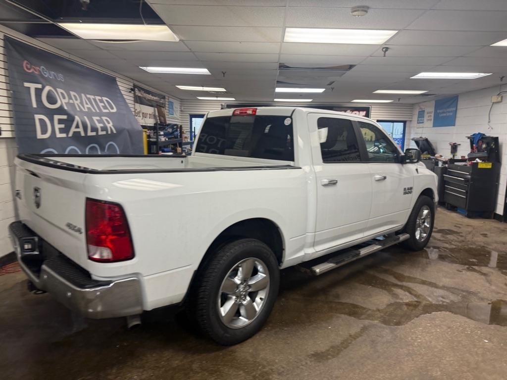 RAM 1500 SLT Crew Cab SWB 4WD 2016