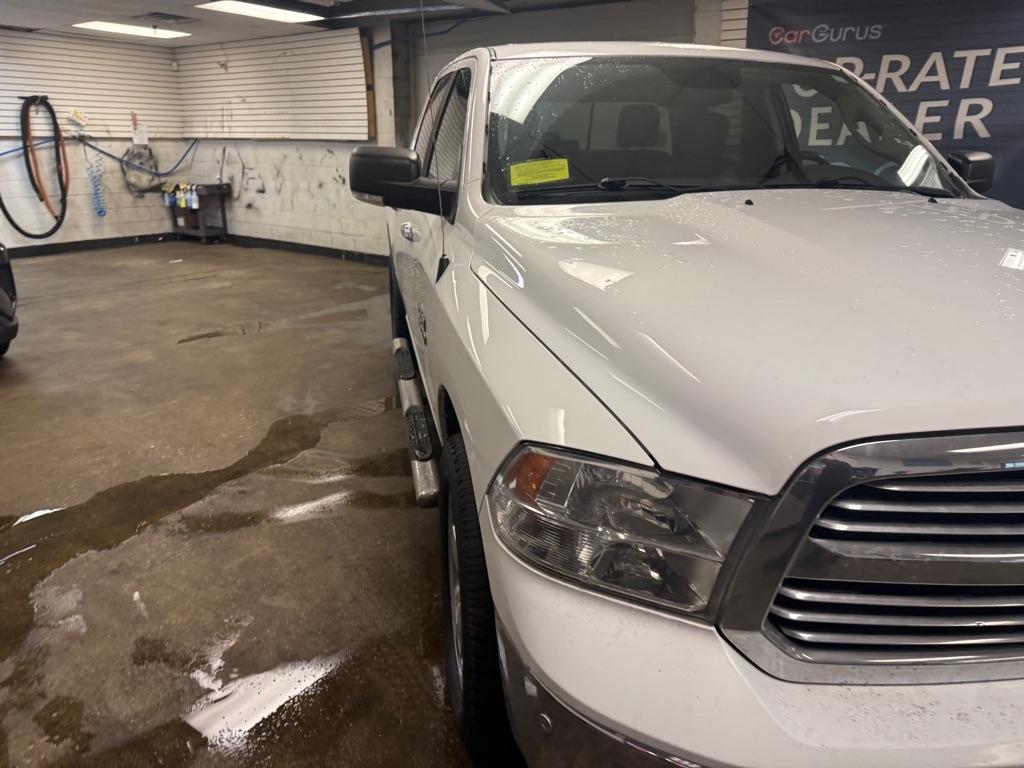 RAM 1500 SLT Crew Cab SWB 4WD 2016