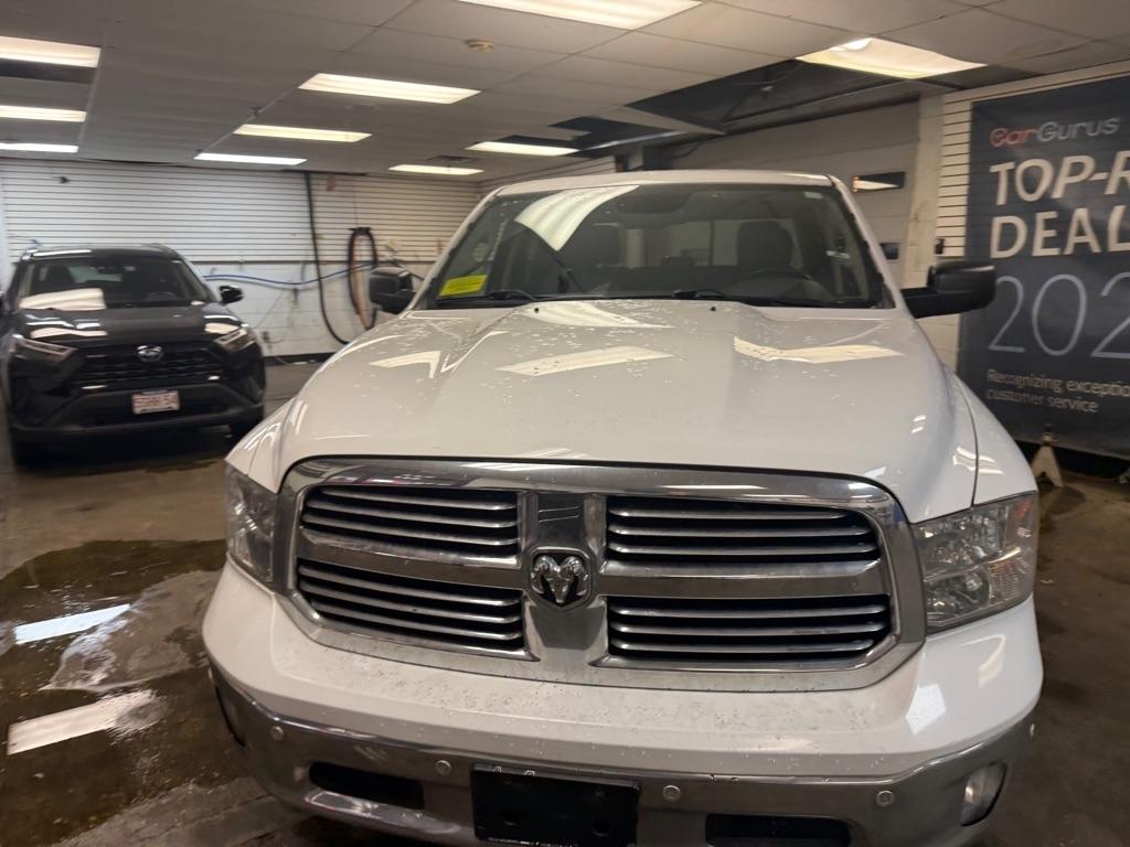 RAM 1500 SLT Crew Cab SWB 4WD 2016