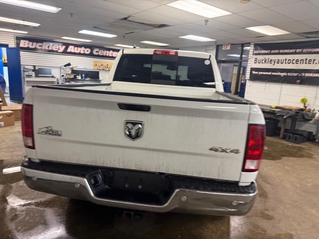 RAM 1500 SLT Crew Cab SWB 4WD 2016