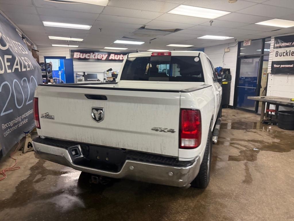 RAM 1500 SLT Crew Cab SWB 4WD 2016