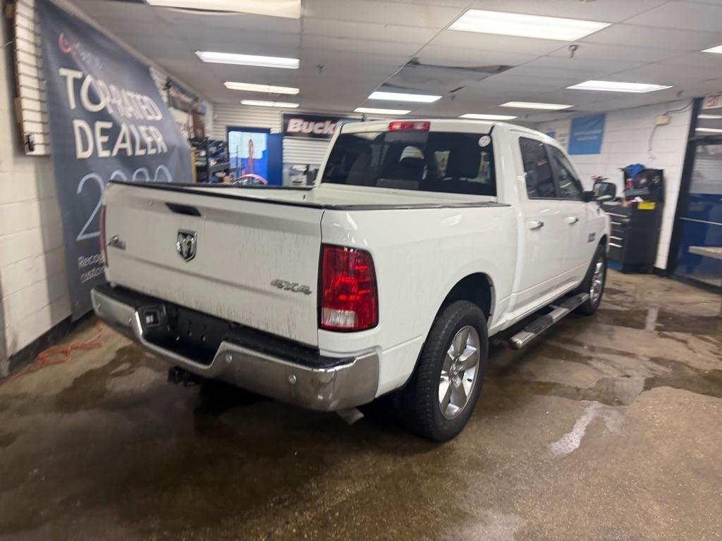 RAM 1500 SLT Crew Cab SWB 4WD 2016